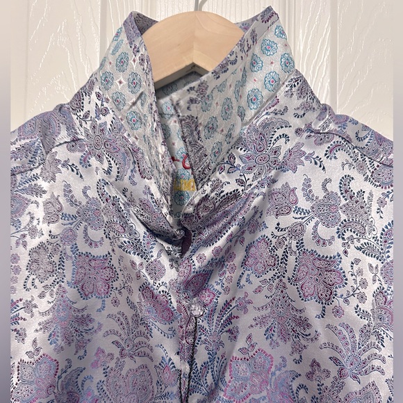 NWT Robert Graham
Floral Brocade Silk-Blend Shirt - Picture 9 of 11